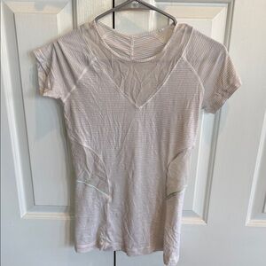 lululemon athletica Light Gray Short Sleeve Tee